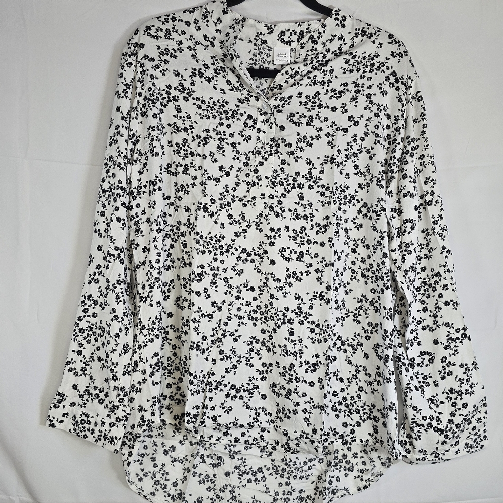 White & Black Floral Long-Sleeve Split-Neck Lightweight Blouse